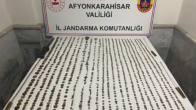 Tarihi eser  kaçakçıları yakalandı