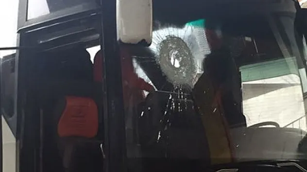 Taş atıp, ağır yaraladılar: Sakarya'da alçak saldırı