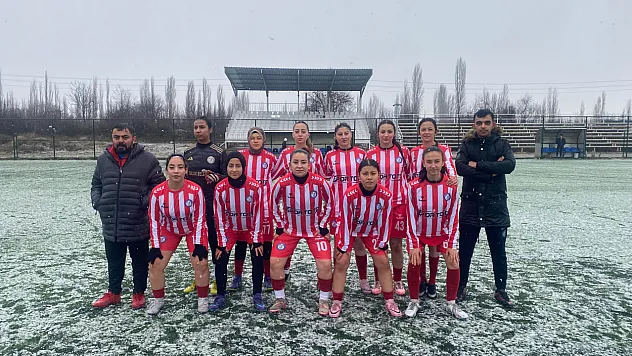 Taşoluk Kadın Futbol Takımı İlk Maçına Deplasmanda Çıkıyor