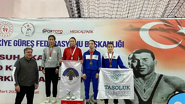 Taşoluklu sporcular Türkiye Şampiyonu oldu