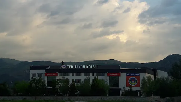 TED Afyon Koleji'nde YKS Gururu