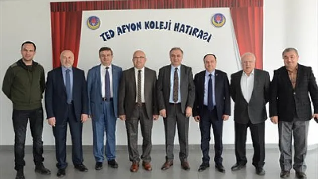 TED'e protokol ziyareti – Kocatepe Gazetesi