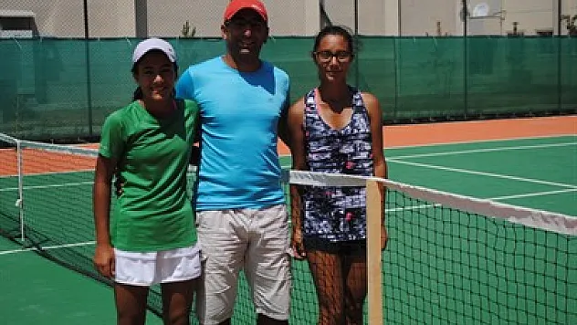 Tenis Tekler'de şampiyonlar belli oldu