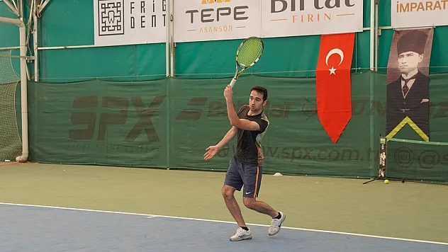 Tenis turnuvasında yarı final heyecanı