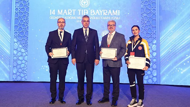 Teşekkür Belgelerini Bakan Memişoğlu Takdim Etti