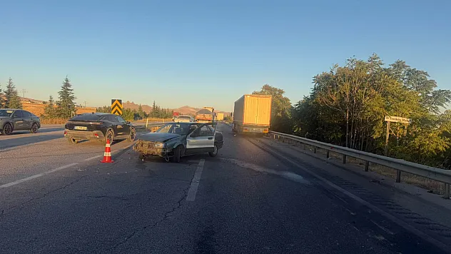 Tır ile Otomobil Çarpıştı: 1 Yaralı