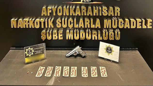 Torbacıdan 114 Uyuşturucu Hap Ve Bir Tabanca Çıktı