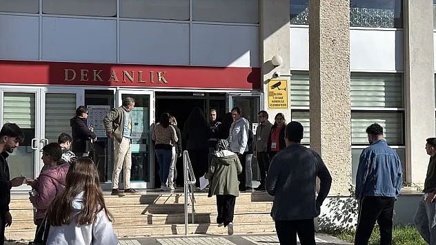 Trafik Durdu, Adaylar Sınava Koşarak Yetişmeye Çalıştı