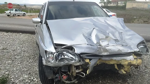 Trafik Kazası: 3 Yaralı
