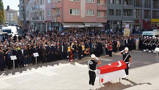 Trafik Kazasında Hayatını Kaybeden Polis Memuru İçin Kütahya'da Cenaze Töreni Düzenlendi