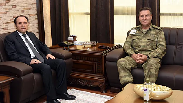Tuğgeneral Alp’ten  Rektör Karakaş’a ziyaret