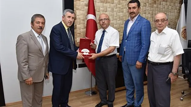 'Türk Kızılay'ı adeleti temsil ediyor'