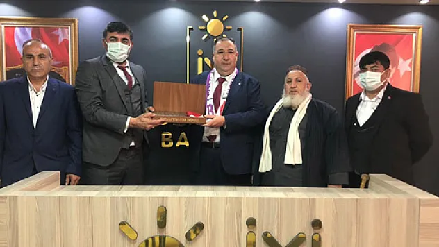 Tuzla Afyonlular Derneği'nden İYİ Parti'ye ziyaret