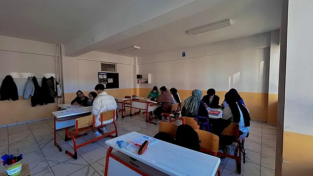 TYT Kampı’nda Öğrenciler Sınava Hazırlanıyor