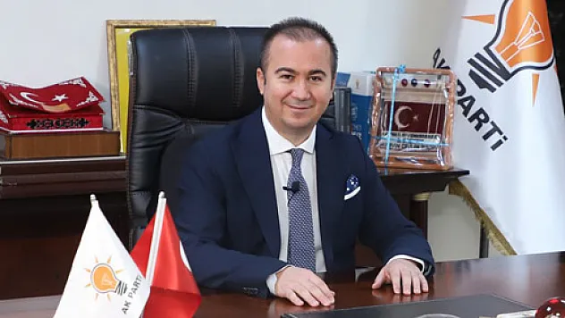 Uluçay basın çalışanlarını kutladı, sözde gazetecilere göndermede bulundu