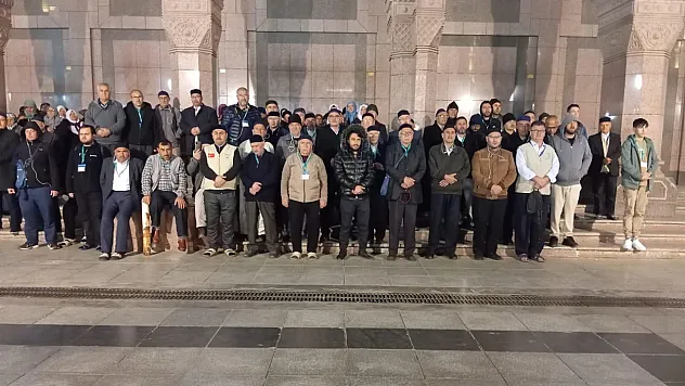 Umreciler Dualarla Karşılandı