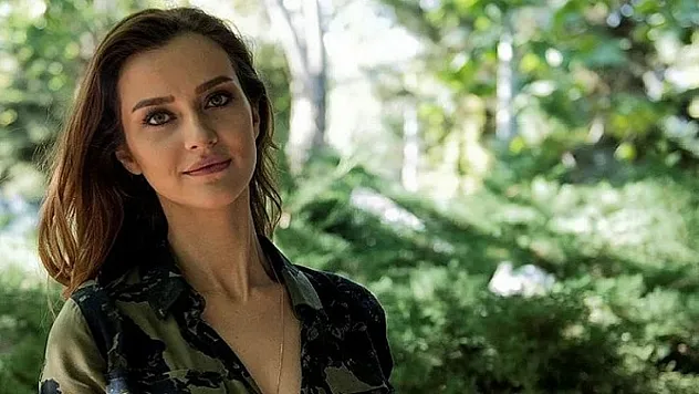 Ünlü Oyuncu İrem Helvacıoğlu'nun Soyadı Protokolü Dikkat Çekti