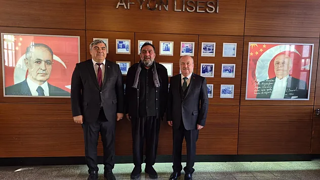 Ünlü Sanatçı Ahmet Yenilmez, Afyon Lisesi'nde