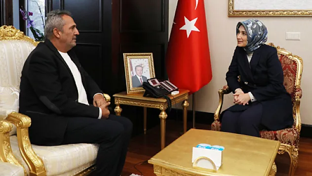 Ünlü sanatçı Yavuz Bingöl, Afyon’da