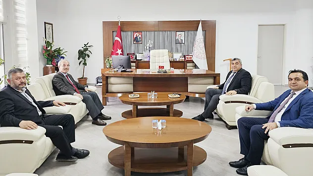 Ünlü Yazardan, Müdür Sünnetci'ye Ziyaret
