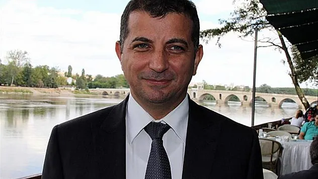 Ünsal Ban, Yasağa Rağmen Yurtdışına Çıktı