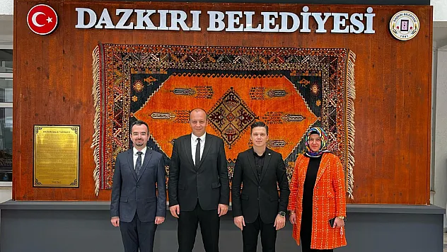 Uyan, Dazkırı Devlet Hastanesinde Temaslarda Bulundu