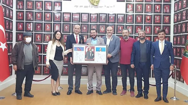 Uysal: Zafer Meydanı'na Atatürk Anıtı yapılmalı
