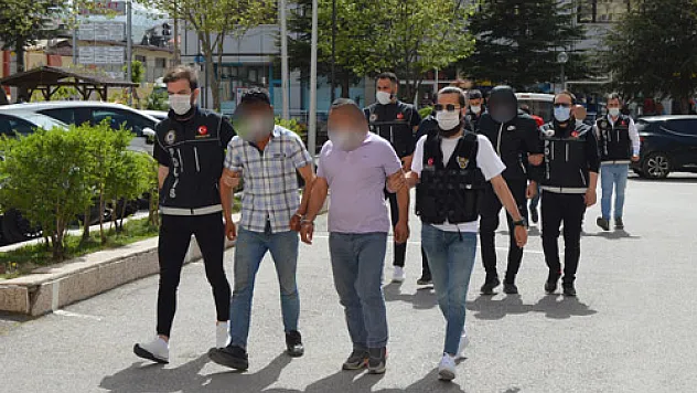 Uyuşturucu operasyonunda 5 zanlı tutuklandı