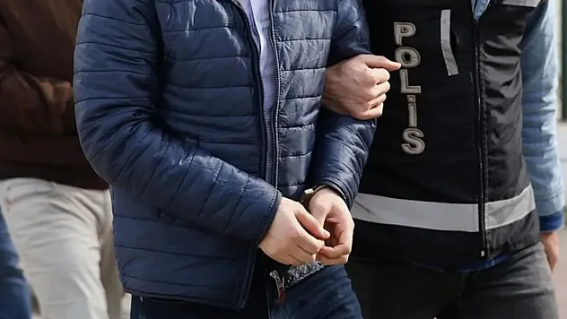Uyuşturucu Şüphelisi 8 Şahıs Tutuklandı