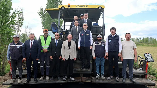 Vali Aktaş, Çevreci Asfalt Serimini İnceledi