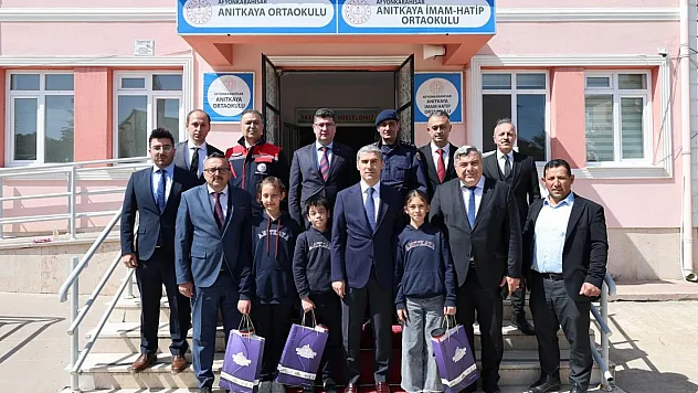 Vali Aktaş'tan, Anıtkaya'da Tohum Desteği