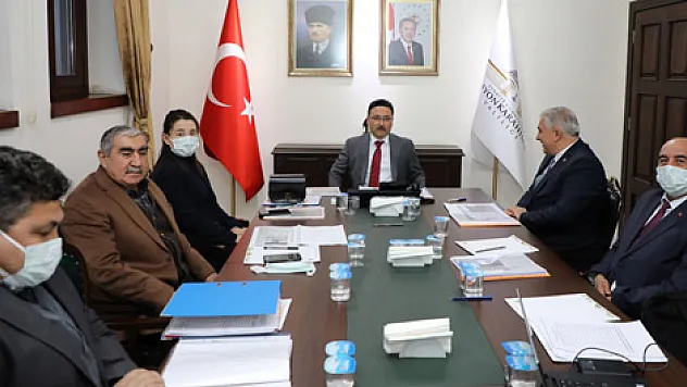Vali Çiçek, her alanda adım atıyor