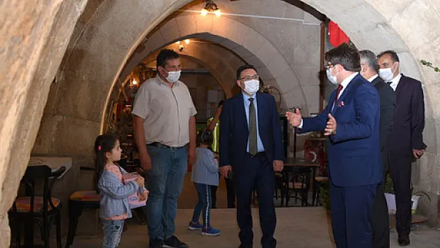 Vali Çiçek, ilçe ziyaretlerine ara vermiyor
