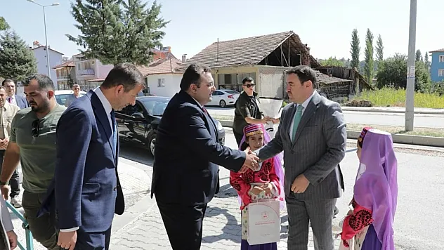 Vali Işın, Pazarlar'da Yürütülen Projeler Ve Yatırımları İnceledi
