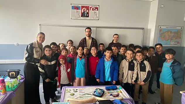 Vali Münir Raif Güney İlkokulu'nda Bilim Ve Teknoloji Rüzgarı Esti