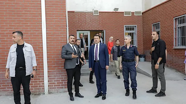 Vali Musa Işın'dan Geri Gönderme Merkezi'ne Denetim Ziyareti