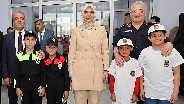 Vali Yiğitbaşı, Çobanlar'da Gençlerle Bir Araya Geldi