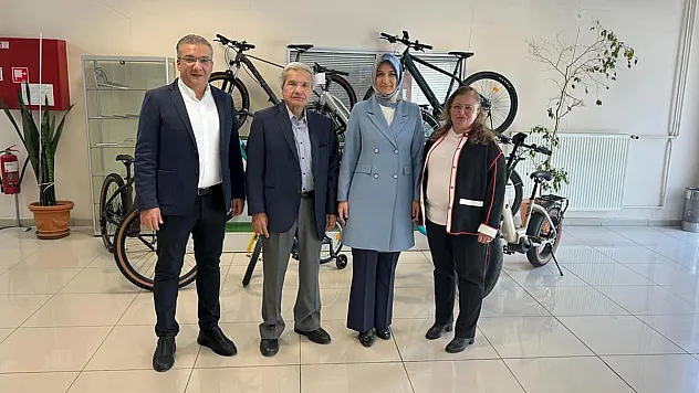 Vali Yiğitbaşı, Eskişehir'de Afyonlu İş İnsanını Ziyaret Etti