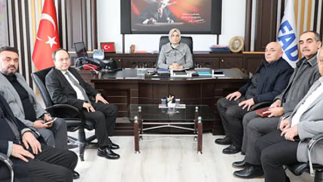 Vali Yiğitbaşı iş insanları ile bir araya geldi
