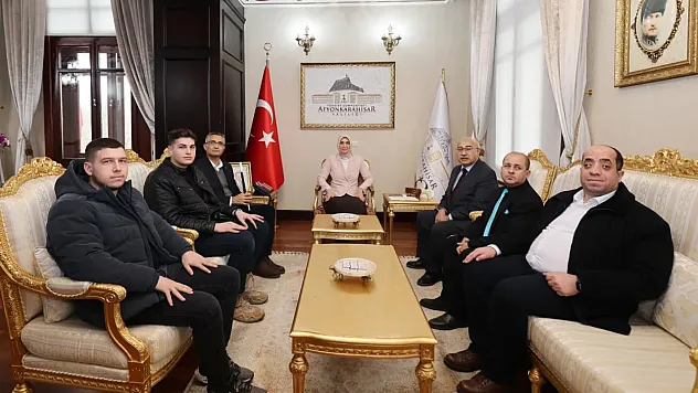 Vali Yiğitbaşı'nın Görme Engellilere Hassasiyeti Takdir Topladı