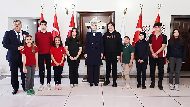 Vali Yiğitbaşı, Öğrencileri Kabul Etti