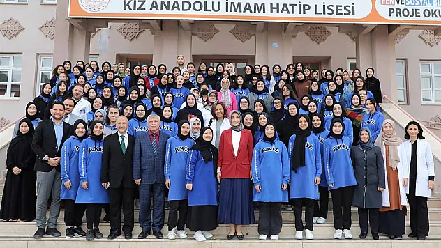 Vali Yiğitbaşı, öğrencilerle söyleşi yaptı