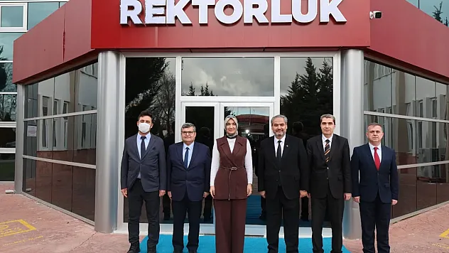 Vali Yiğitbaşı, sağlığın üniversitesini ziyaret etti