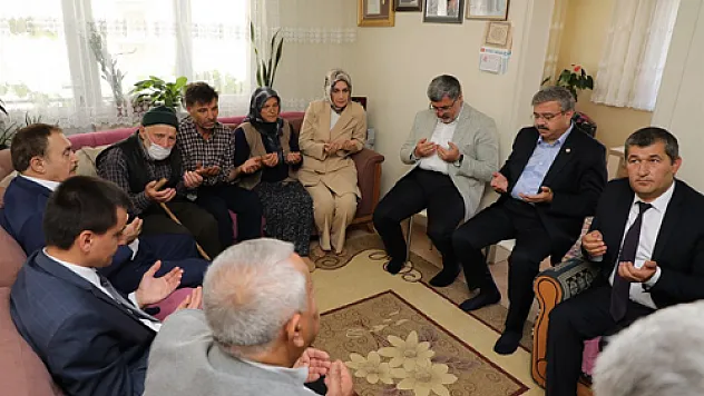 Vali Yiğitbaşı ve protokol üyeleri,  vatandaşların gönlünü aldı