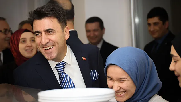 Validen Başarılı Öğrencilere Tam Destek