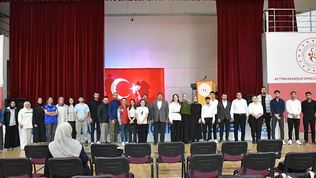 Vatan Aşkı İçin Dizeler Coştu