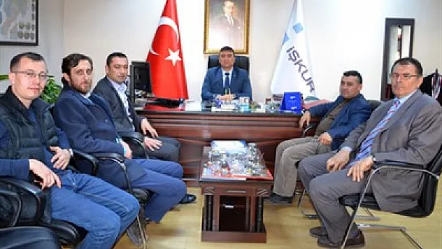 Vatandaşın derdini dinliyor, sorunlarını çözüyoruz.