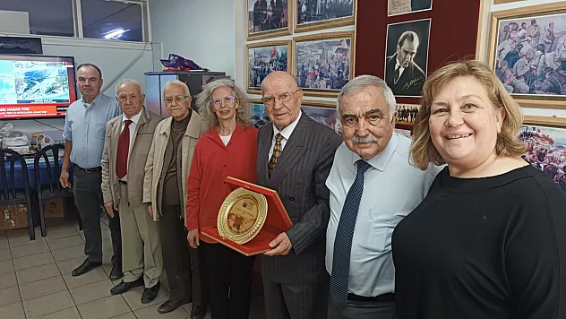 'Veli Hoca, Afyon'da Atatürk'ü Ayağa Kaldırdı'
