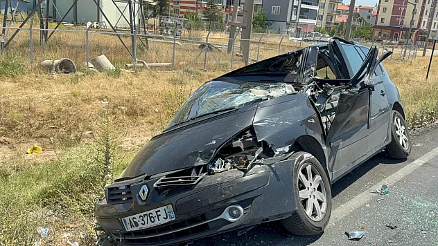 Yabancı Plakalı Otomobil, Tıra Arkadan Çarptı