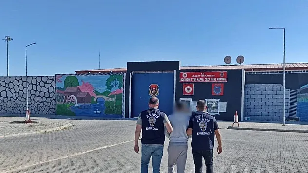 Yaklasık 15 Yıl Hapis Cezası İle Aranan Şahıs Yakalandı